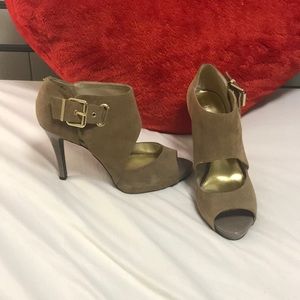 NINE WEST Beige Strapped Heels with Side Buckle